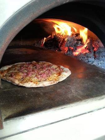 Big Pizza Pies